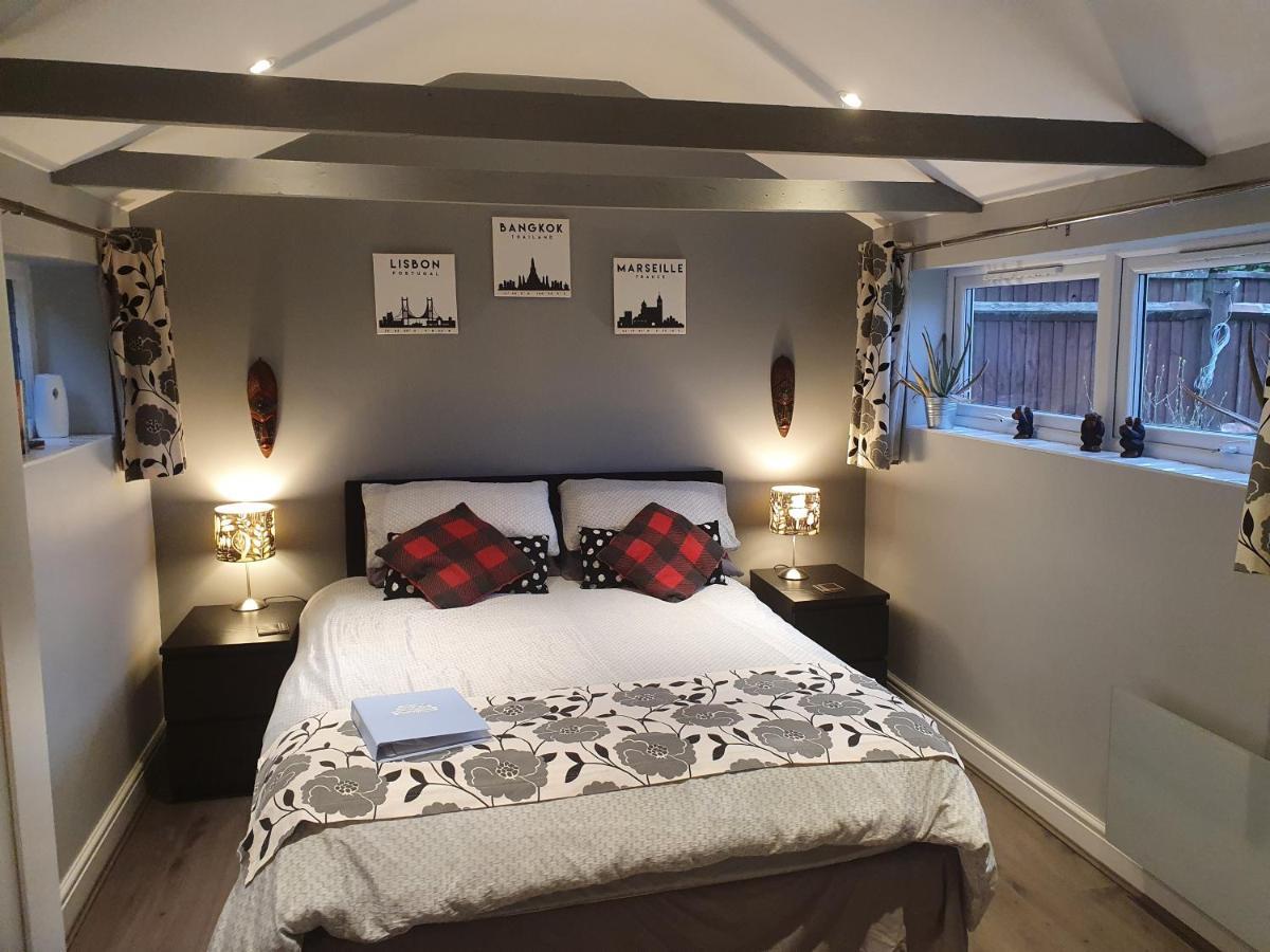 Sally'S Bed And Breakfast Luton  Exterior foto